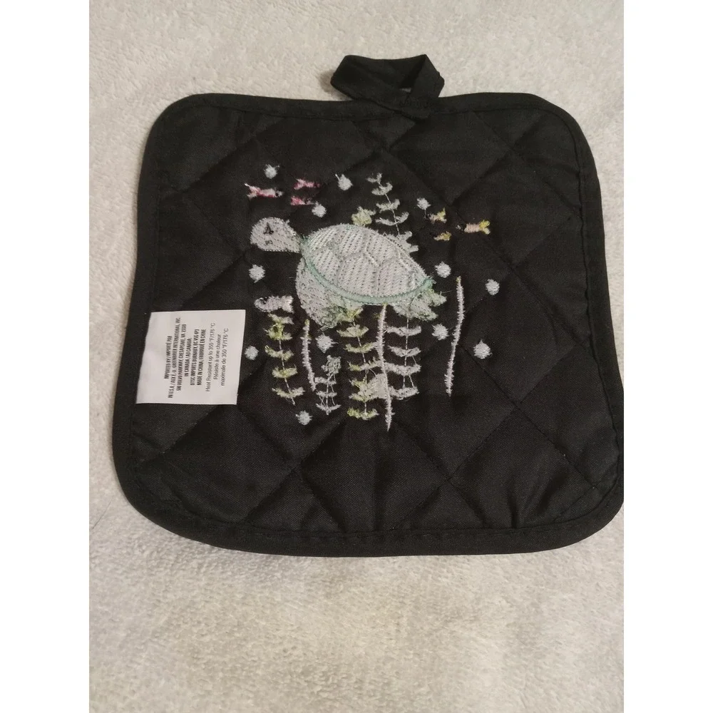 Embroidered Turtle Pot Holder Quilted Kitchen Heat Resistant Potholder Oven Mitt